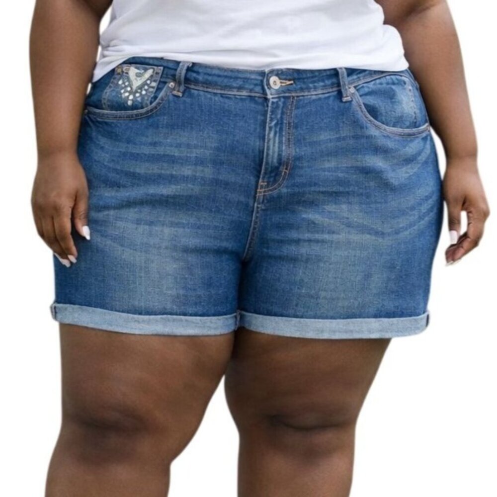 Kiss Therapy Size 22 Shorts Denim Embroidered Pockets Cuffed Hem Stretch